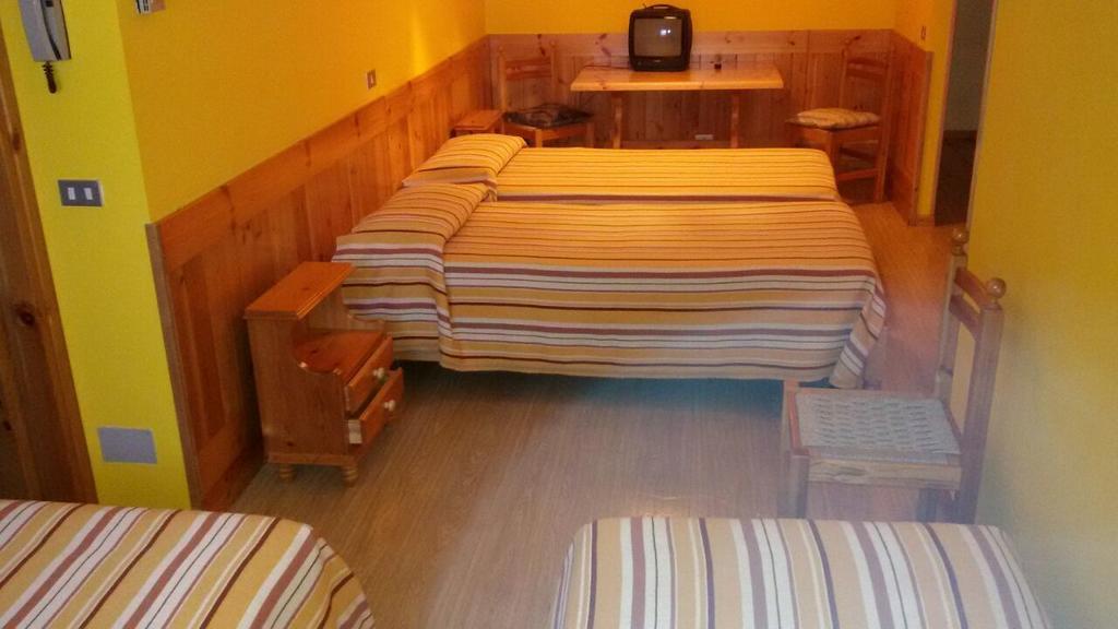 Albergo Trieste Tambre dʼAlpago Quarto foto