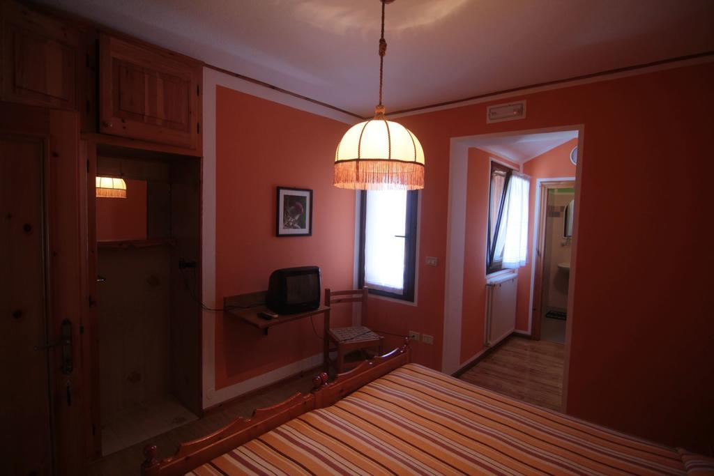 Albergo Trieste Tambre dʼAlpago Quarto foto