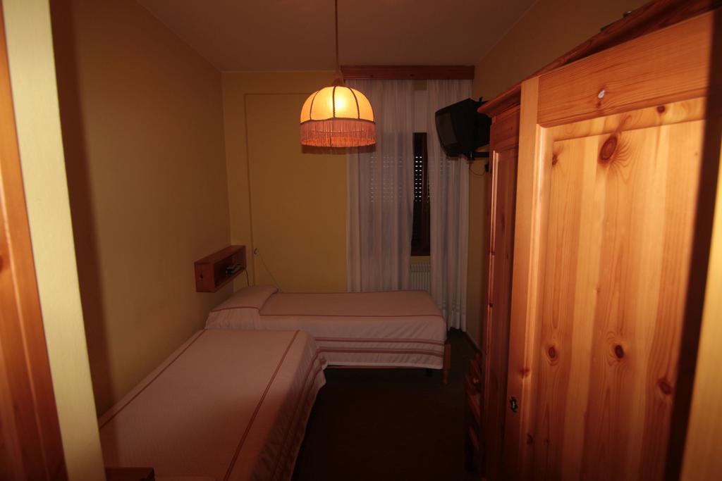 Albergo Trieste Tambre dʼAlpago Quarto foto